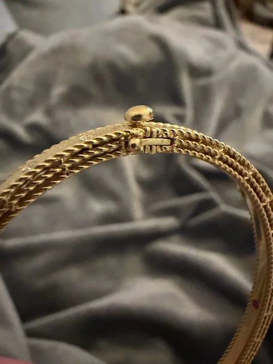 Roberto Coin 18k yellow gold PRINCESS DIAMOND SATIN BANGLE - Picture 6 of 8